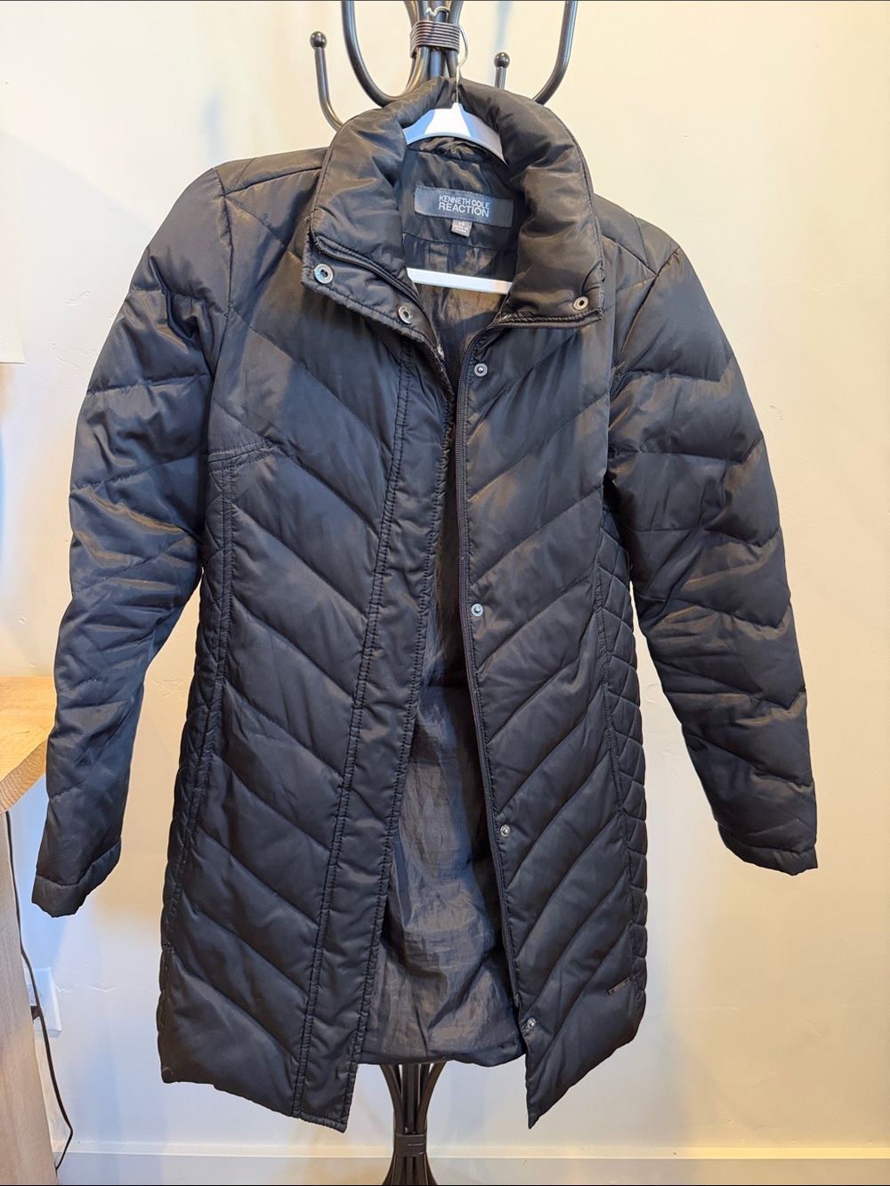 Slim down black puffer coat